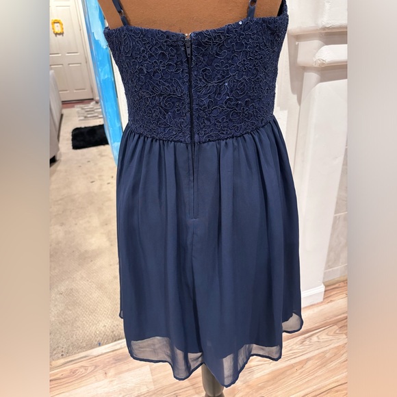 Lovely Windsor formal dress in size 7– worn only once! - Picture 9 of 11